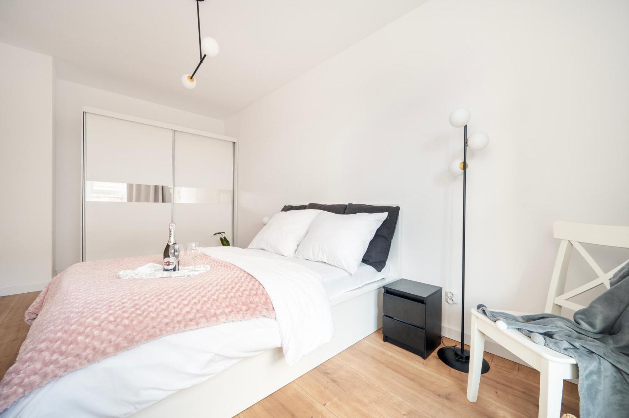 Komfortowe Apartamenty Z Garazem Na Milionowej Łódź Esterno foto